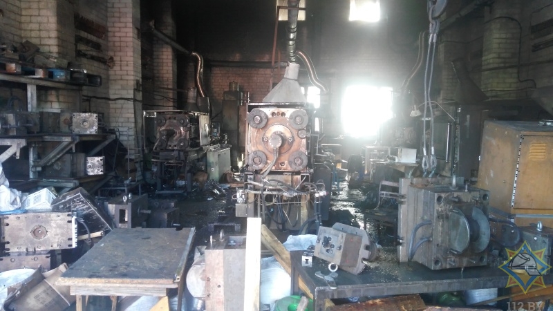 В Бресте спасатели ликвидировали пожар в производственном цеху
