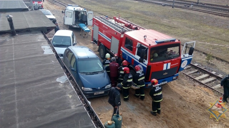 В Барановичах из-под обрушившегося в траншею грунта спасен мужчина