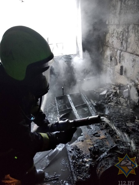 Пожар в общежитии Жабинки: 30 человек вышли сами, четверых спасли работники МЧС