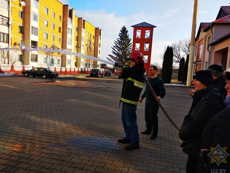 Погода в иваново брестской. Иваново Брестская область. Жители Иваново Брестской области. Иваново Брестская область магазины. На улицах Иваново Брестской области.